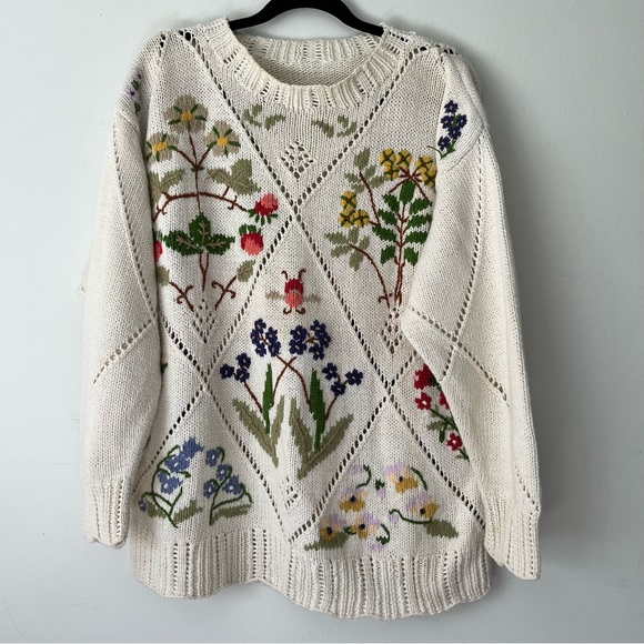 SOLD Vintage Floral Hand Knit Sweater - Picture 2 of 7